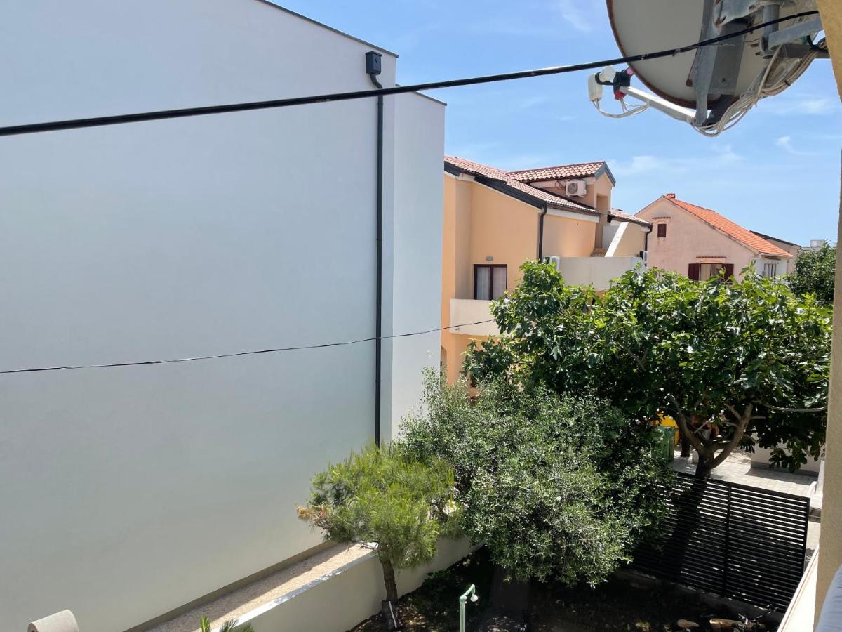 Apartments Villa Engeli Vir Εξωτερικό φωτογραφία