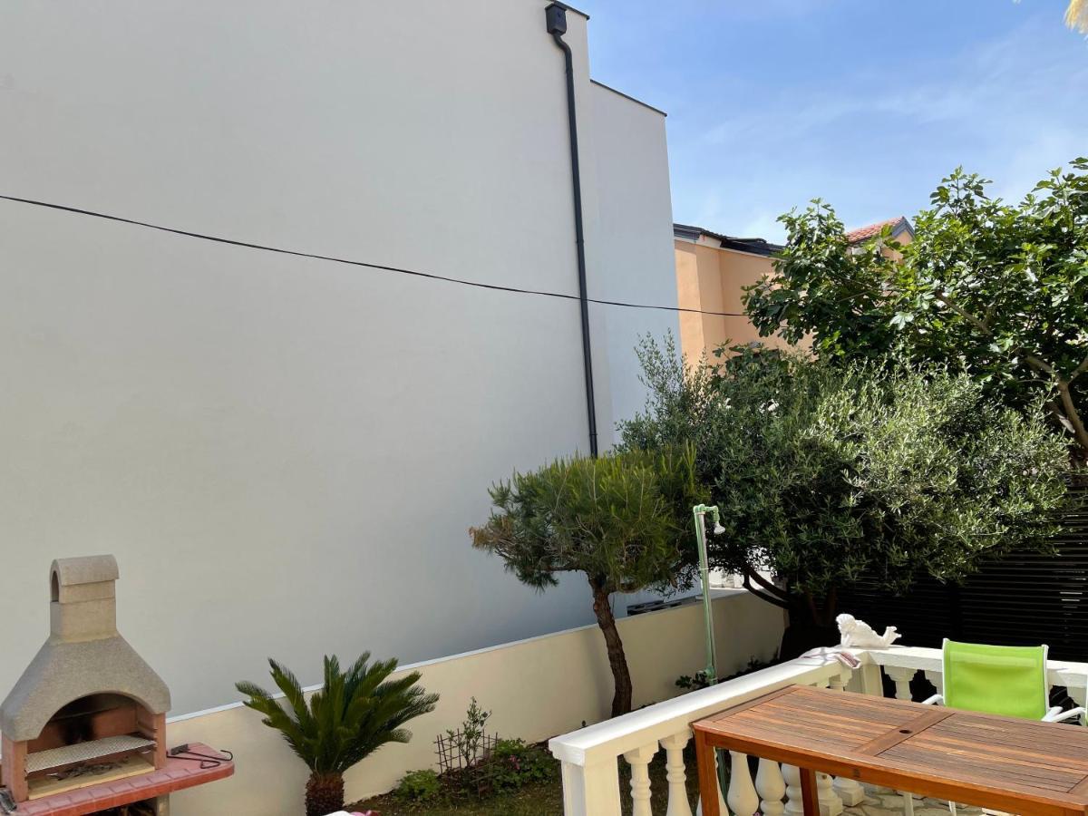 Apartments Villa Engeli Vir Εξωτερικό φωτογραφία