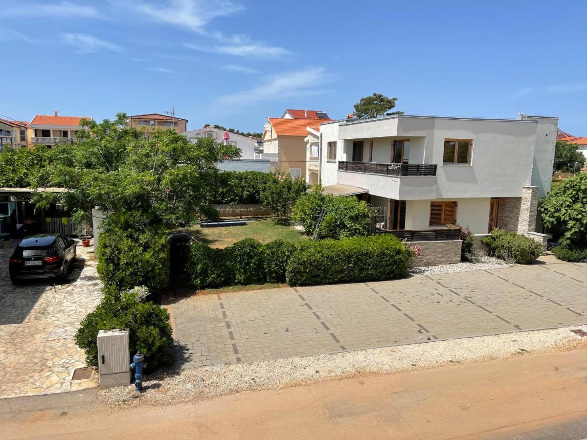 Apartments Villa Engeli Vir Εξωτερικό φωτογραφία