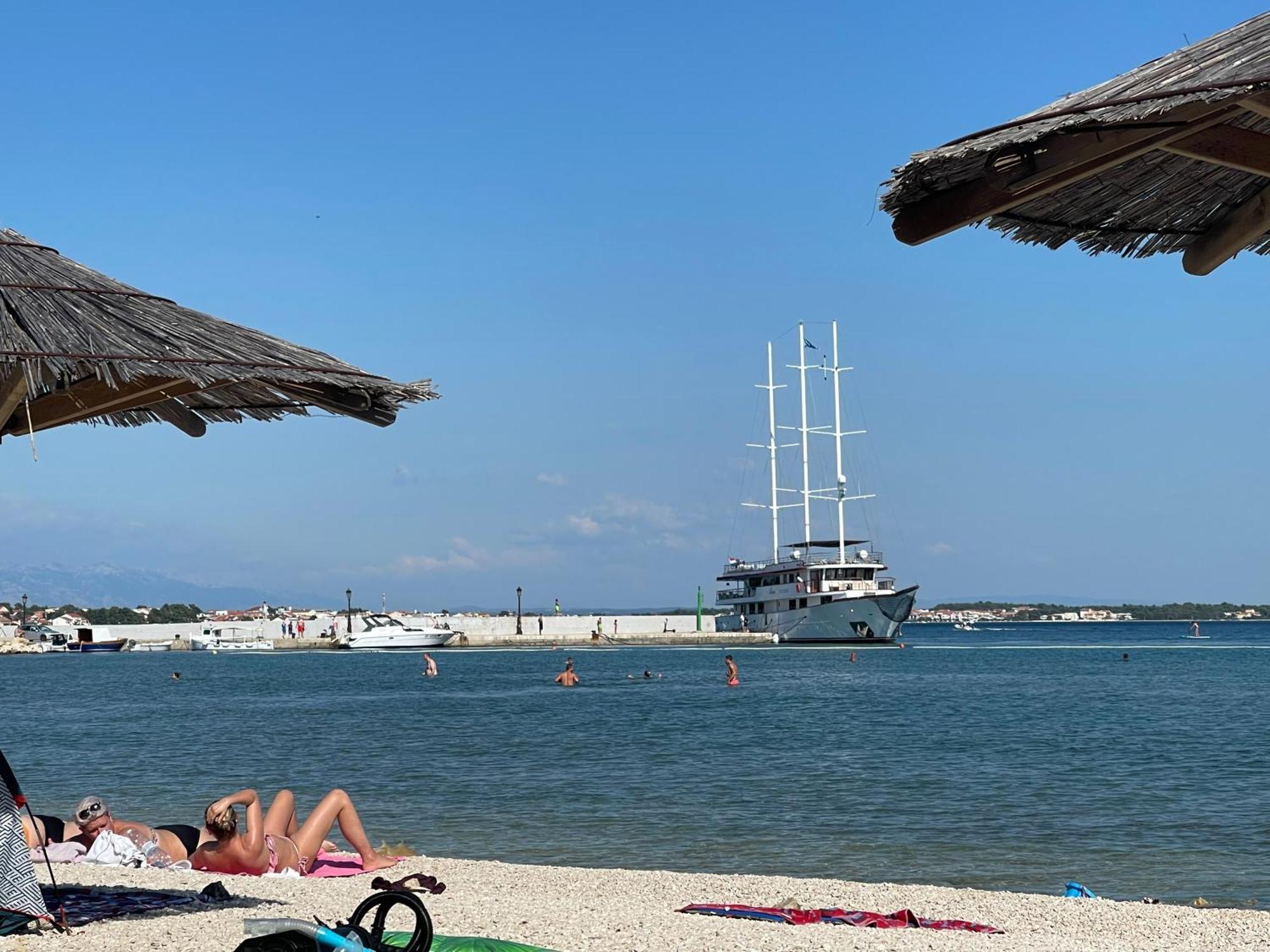Apartments Villa Engeli Vir Εξωτερικό φωτογραφία