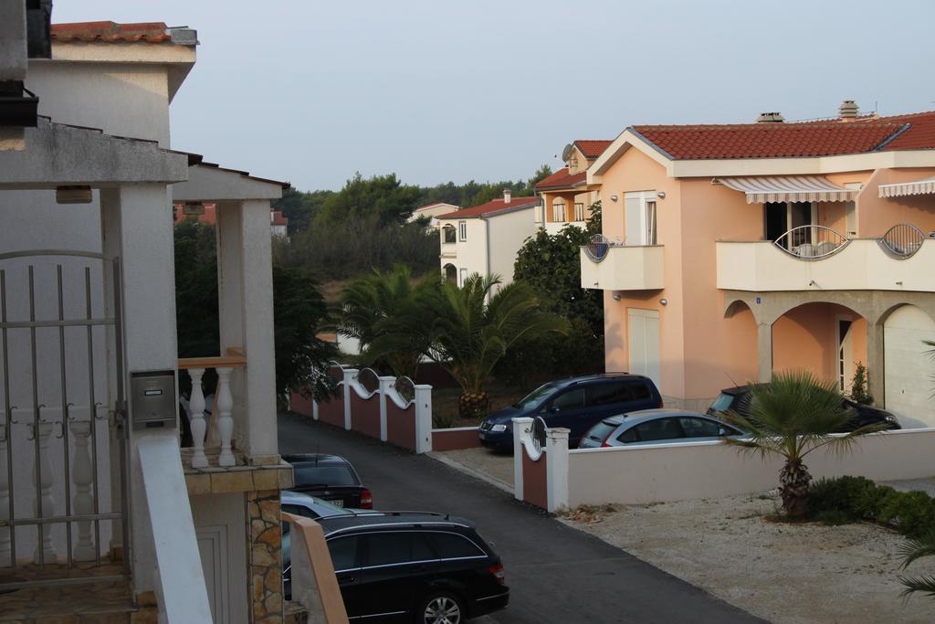 Apartments Villa Engeli Vir Εξωτερικό φωτογραφία