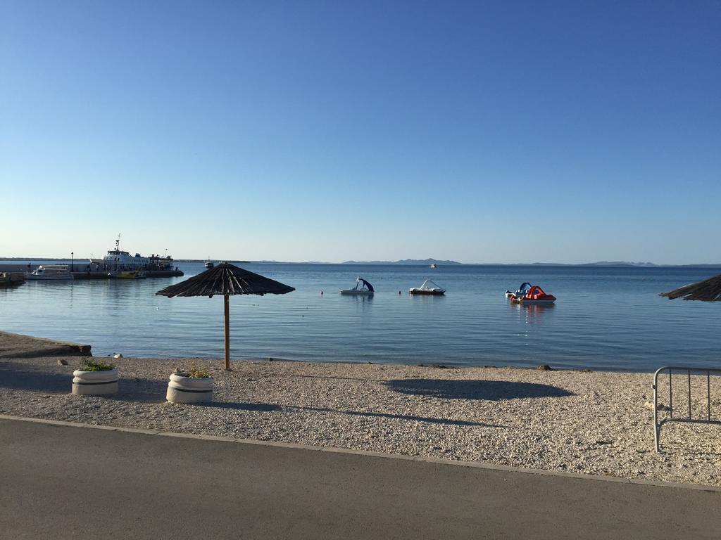 Apartments Villa Engeli Vir Εξωτερικό φωτογραφία