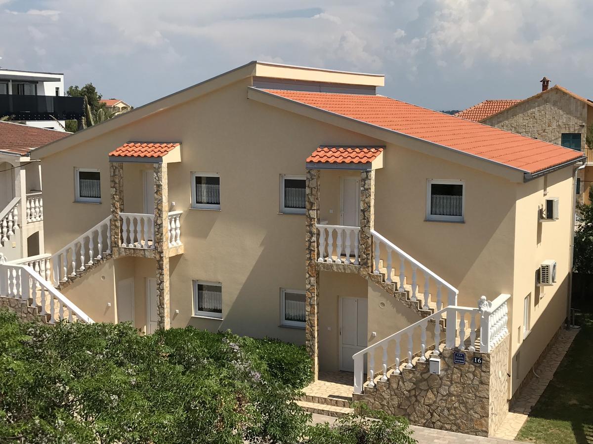Apartments Villa Engeli Vir Εξωτερικό φωτογραφία