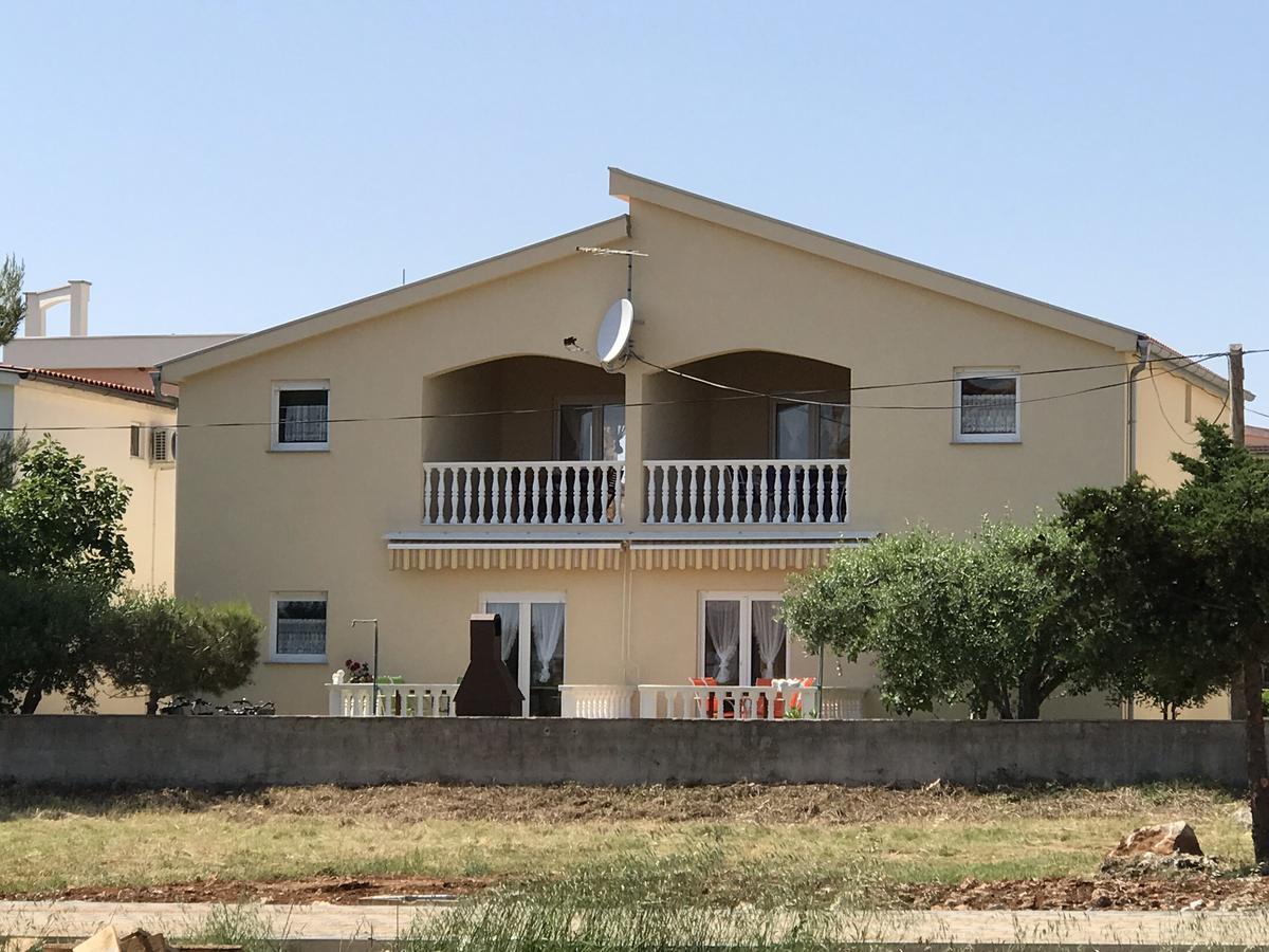 Apartments Villa Engeli Vir Εξωτερικό φωτογραφία