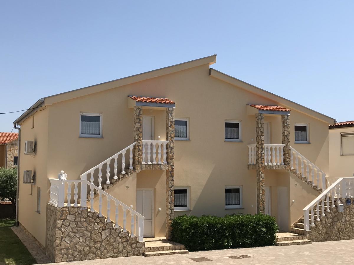 Apartments Villa Engeli Vir Εξωτερικό φωτογραφία