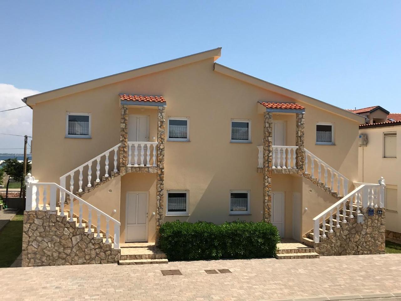 Apartments Villa Engeli Vir Εξωτερικό φωτογραφία