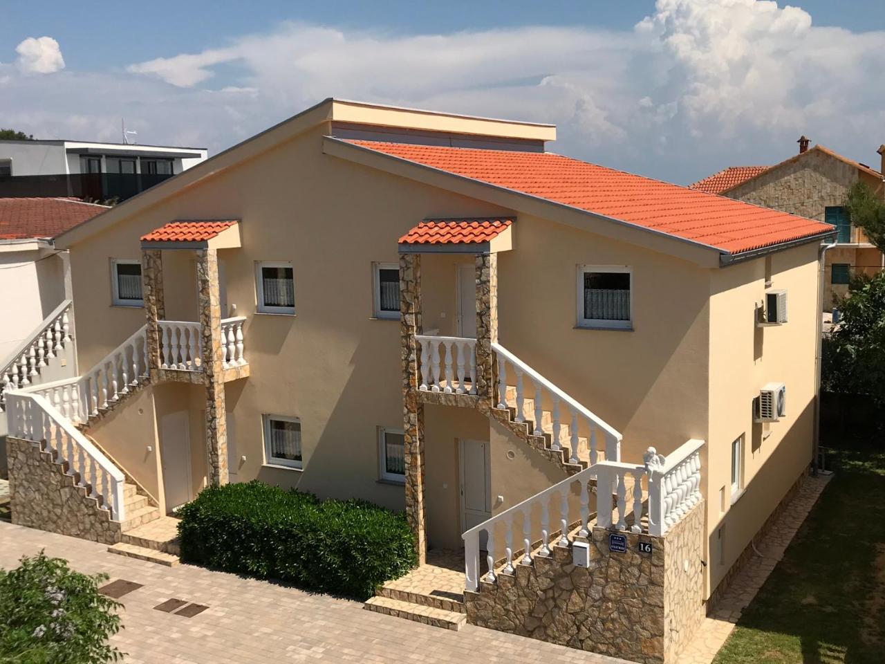 Apartments Villa Engeli Vir Εξωτερικό φωτογραφία